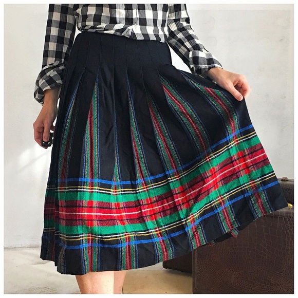 Pendleton Dresses & Skirts - Vintage Pendleton Plaid Wool Pleated skirt. Size 6